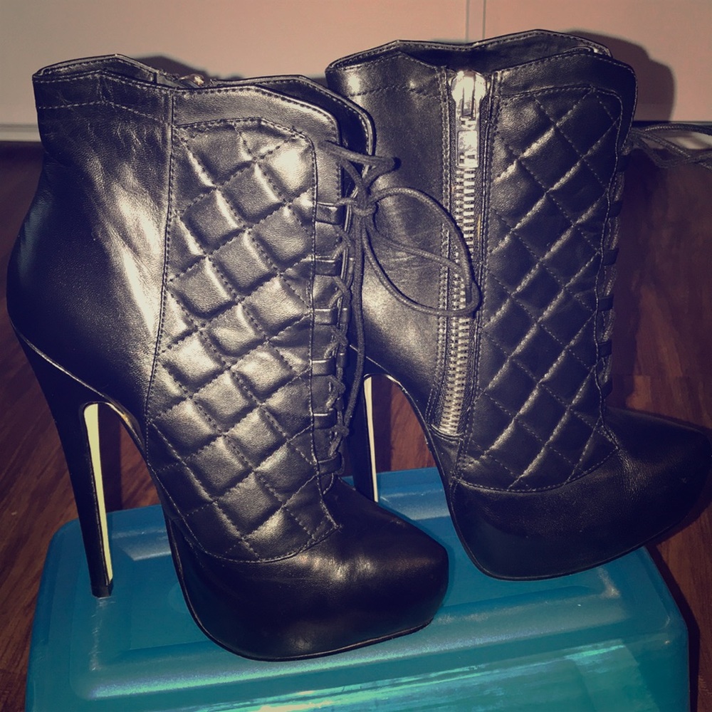 Black Yolanda BeBe booties. Size 6.5
